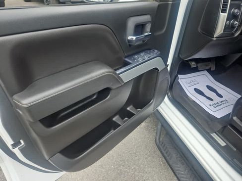 Used 2018 Chevrolet Silverado 1500 LT w/ All Star Edition AWD/4WD image 9