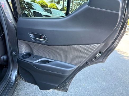 Used 2020 Toyota C-HR Limited FWD image 16
