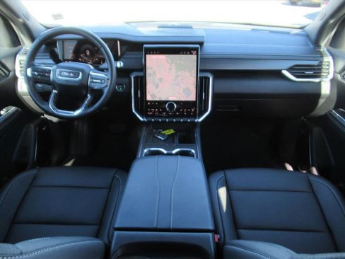 Used 2025 GMC Acadia Elevation image 11