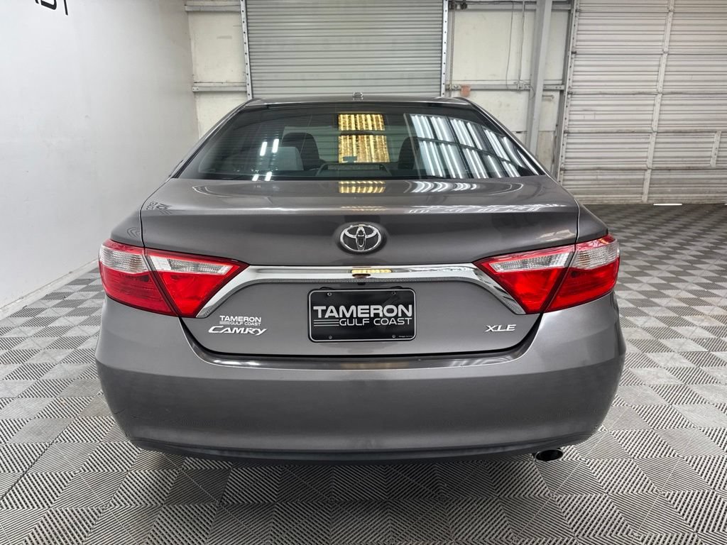 Used 2015 Toyota Camry XLE w/ Moonroof Package FWD image 10
