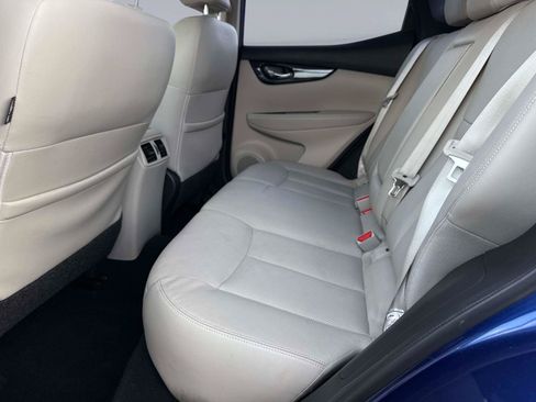 Used 2018 Nissan Rogue Sport SL w/ SL Premium Package FWD image 12