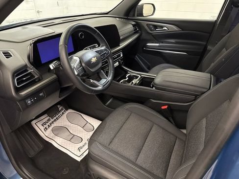Used 2024 Chevrolet Traverse LT FWD image 9