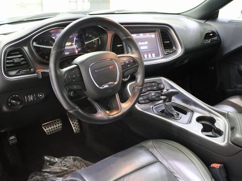 Used 2018 Dodge Challenger SXT Plus image 10