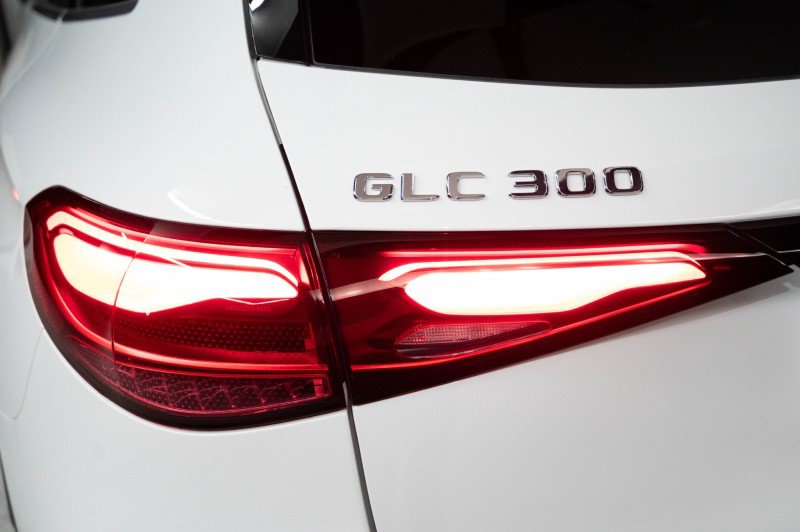 New 2027 Mercedes-Benz GLC 300 image 9