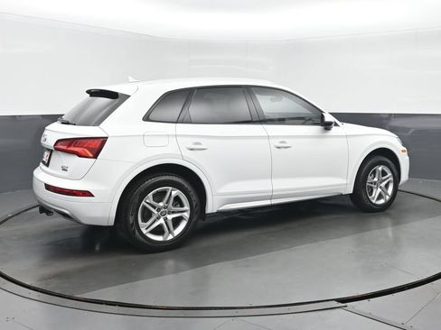 Used 2018 Audi Q5 2.0T Premium w/ Convenience Package AWD/4WD image 3