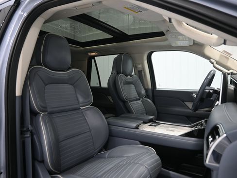 Used 2019 Lincoln Navigator L Black Label AWD/4WD image 31