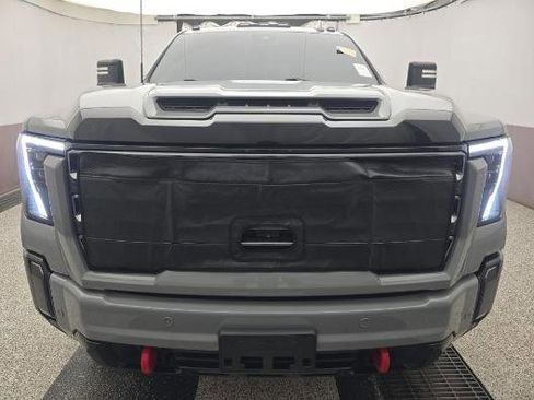 Used 2024 GMC Sierra 2500 AT4 w/ AT4 Premium Plus Package AWD/4WD image 2