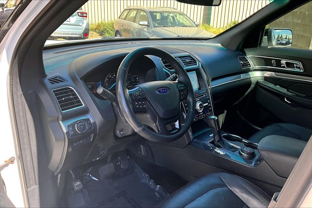 Used 2016 Ford Explorer Sport w/ Equipment Group 401A AWD/4WD image 18