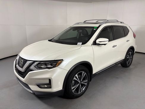 Used 2017 Nissan Rogue SL w/ SL Premium Package image 4