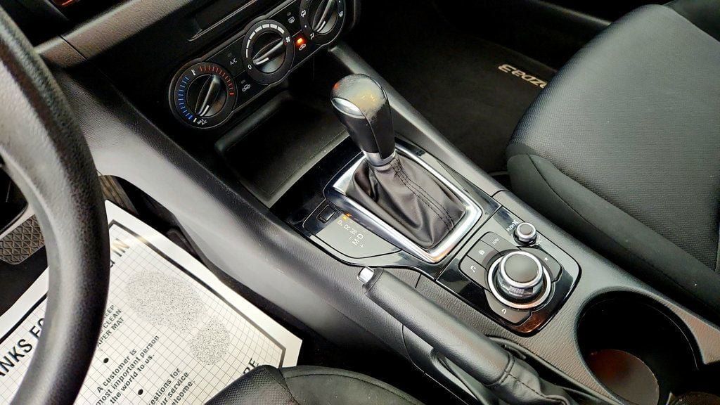 Used 2015 MAZDA MAZDA3 i Sport FWD image 15