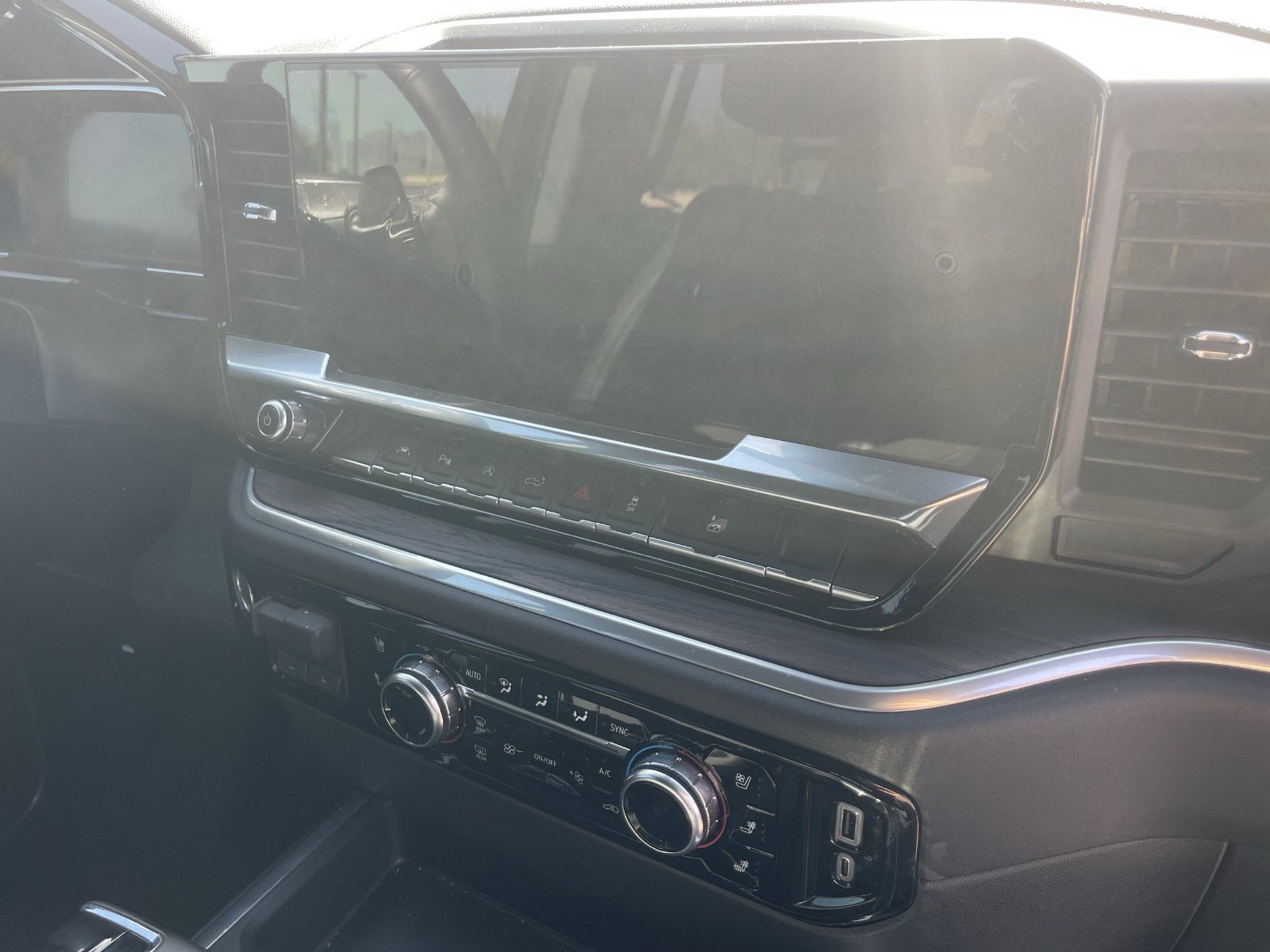 Used 2026 GMC Sierra 1500 SLT w/ SLT Premium Plus Package AWD/4WD image 7