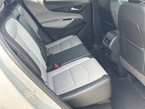 Used 2018 Chevrolet Equinox Premier FWD image 15