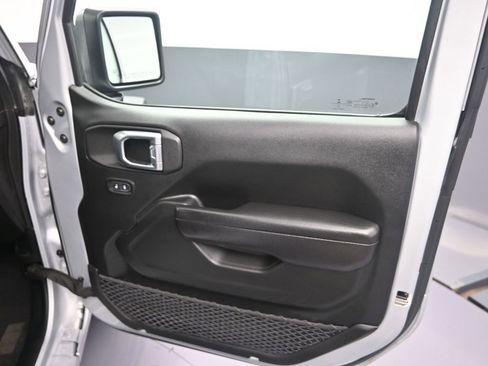 Used 2022 Jeep Wrangler Unlimited Sport image 33