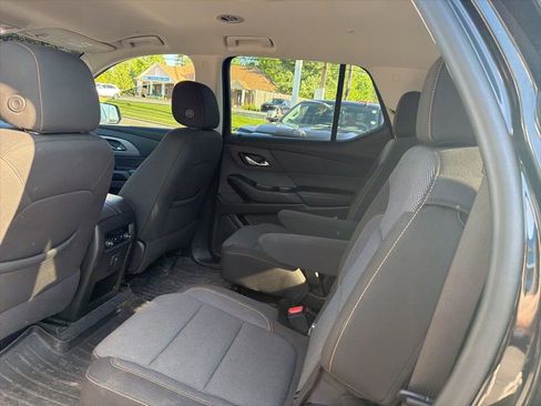 Used 2021 Chevrolet Traverse LT AWD/4WD image 9