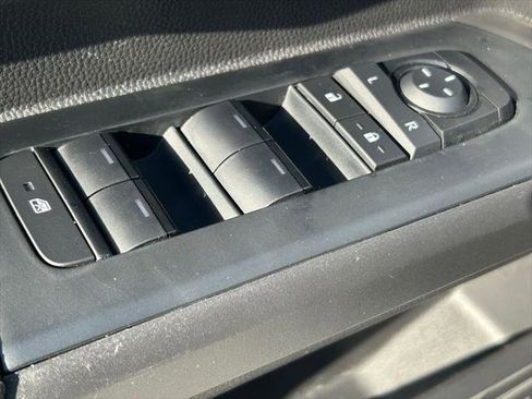 Certified 2025 Toyota Tacoma TRD Sport AWD/4WD image 19