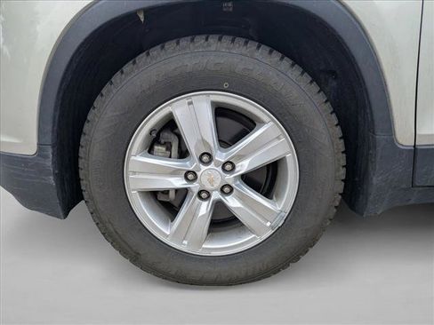 Used 2016 Chevrolet Trax LT w/ LT Convenience Package FWD image 16