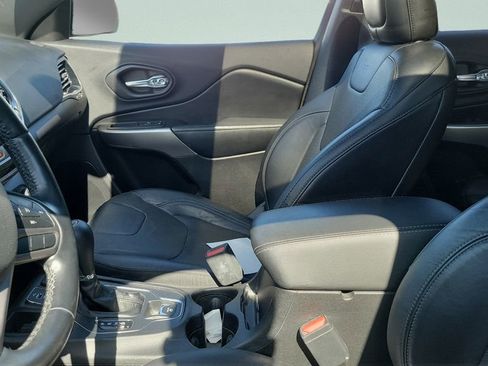 Used 2020 Jeep Cherokee High Altitude FWD image 5
