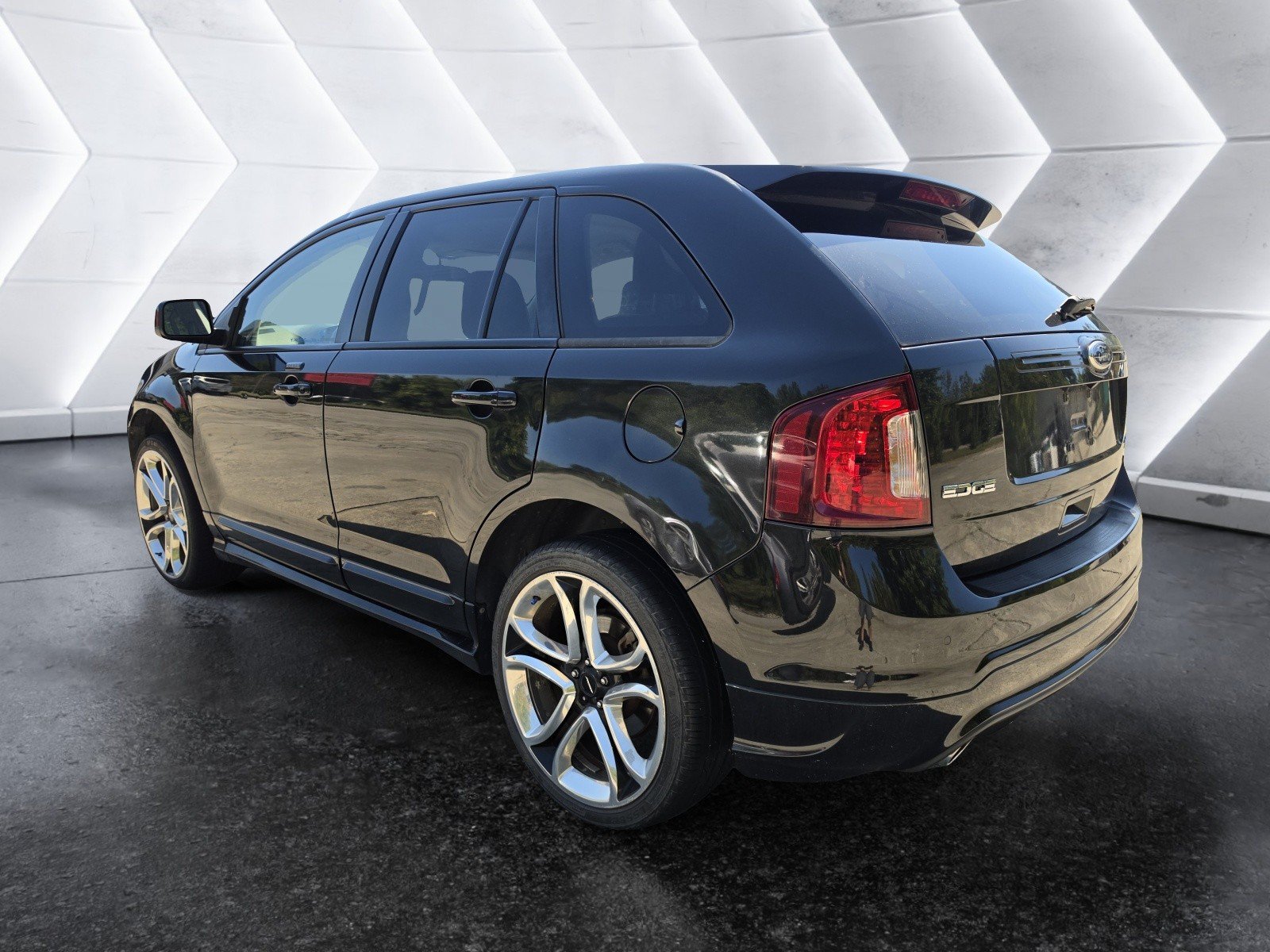 Used 2011 Ford Edge Sport w/ Driver Entry Pkg AWD/4WD image 3