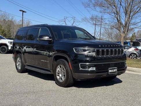 Used 2022 Jeep Wagoneer Series I AWD/4WD image 1
