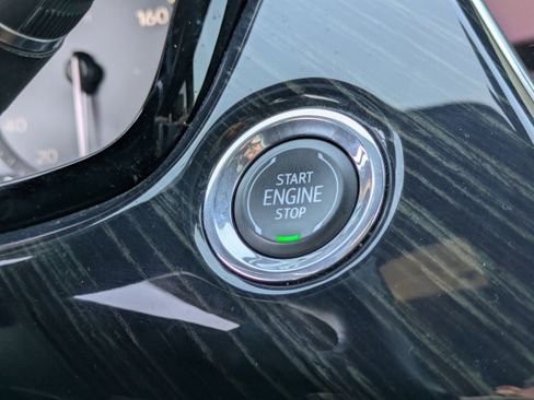 Used 2024 Cadillac XT6 Premium Luxury image 28