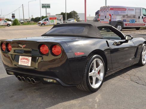 Used 2006 Chevrolet Corvette Convertible w/ Preferred Equipment Group RWD image 39