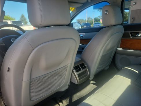 Used 2010 Jaguar XF Luxury RWD image 10