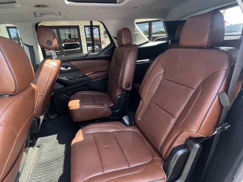 Used 2021 Chevrolet Traverse High Country FWD image 11