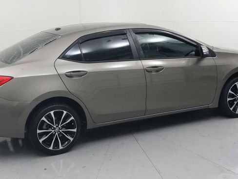 Used 2018 Toyota Corolla XSE image 11