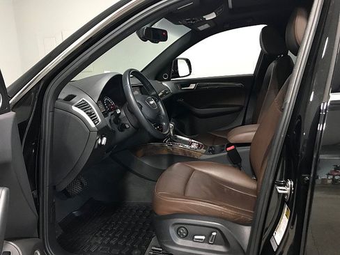 Used 2017 Audi Q5 2.0T Premium Plus w/ Technology Package AWD/4WD image 10