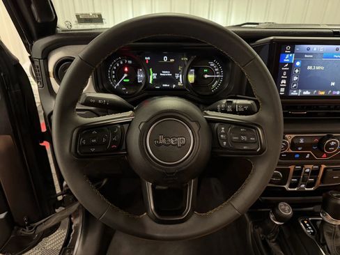 Used 2024 Jeep Wrangler Unlimited w/ LED Headlamp & Fog Lamp Group image 26