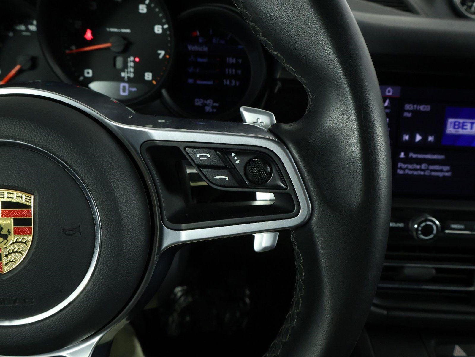 Certified 2021 Porsche Macan AWD/4WD image 15