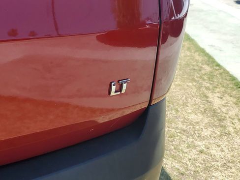 Used 2023 Chevrolet Traverse LT AWD/4WD image 9