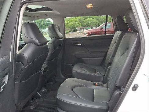 Certified 2026 Toyota Highlander XLE AWD/4WD image 22