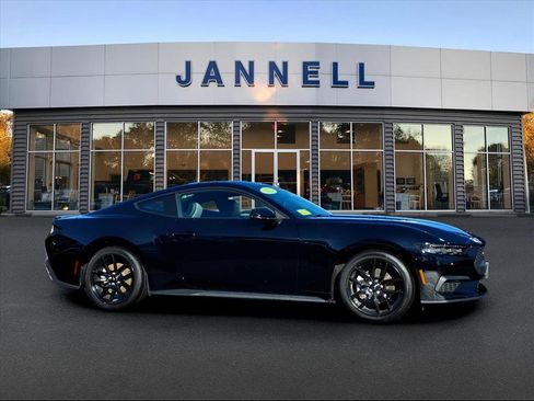 Used 2024 Ford Mustang Premium image 5