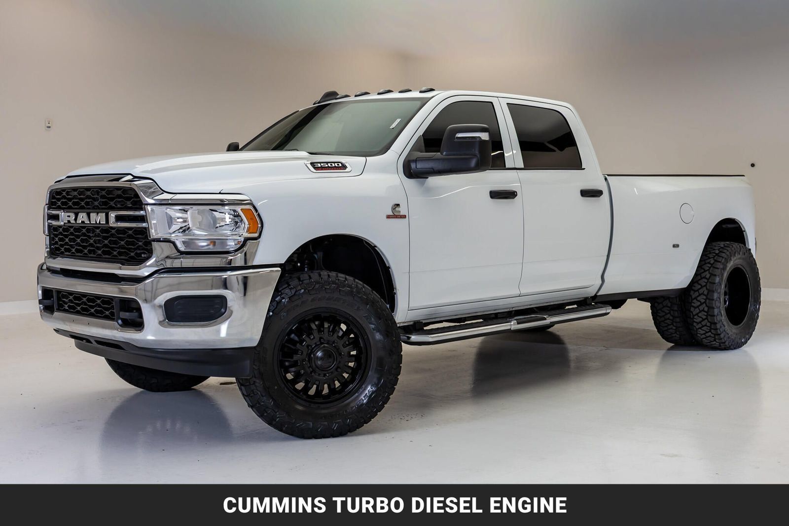 Used 2024 RAM 3500 Tradesman w/ Chrome Appearance Group AWD/4WD image 5