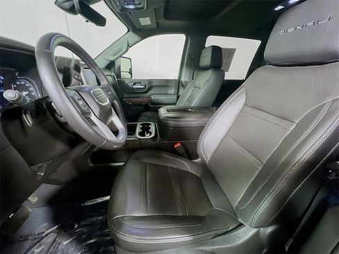 Used 2022 GMC Sierra 3500 Denali w/ Denali Black Diamond Edition image 19