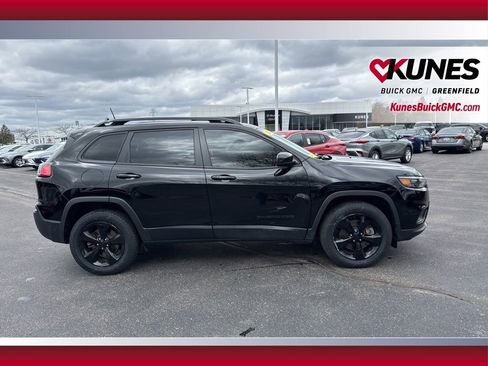 Used 2020 Jeep Cherokee Latitude Plus image 4