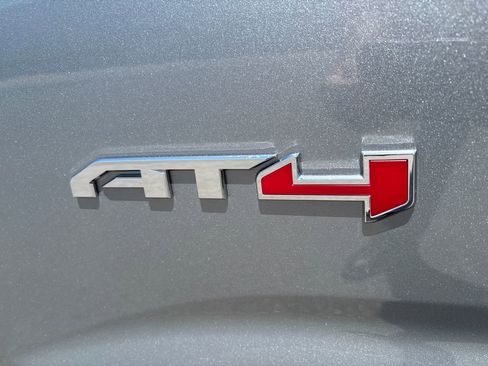 New 2026 GMC Terrain AT4 w/ Technology Package II AWD/4WD image 9
