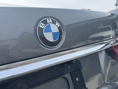 Used 2017 BMW 750i RWD image 7