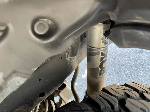 Used 2018 Jeep Wrangler Unlimited Sahara image 35