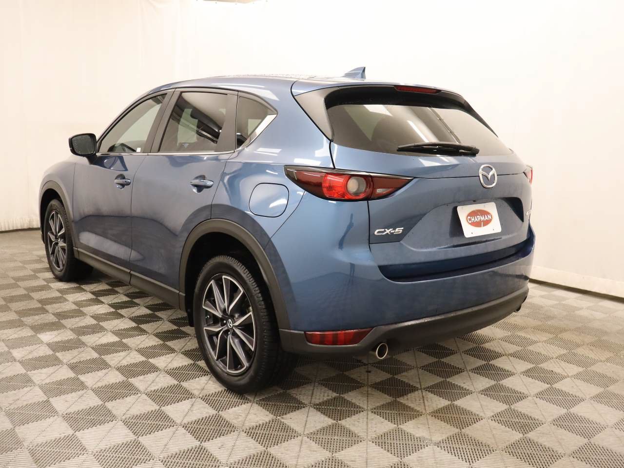 Used 2018 MAZDA CX-5 Touring w/ Preferred Equipment Package FWD image 3
