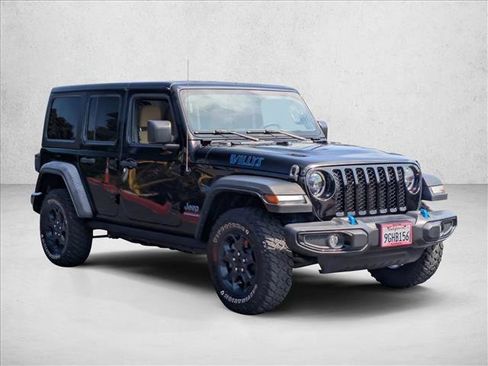 Certified 2023 Jeep Wrangler Unlimited w/ 8.4" Radio Group image 3