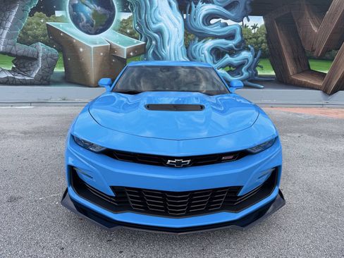 Used 2023 Chevrolet Camaro SS RWD image 3
