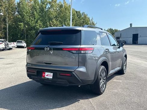 Used 2026 Nissan Pathfinder SV AWD/4WD image 4