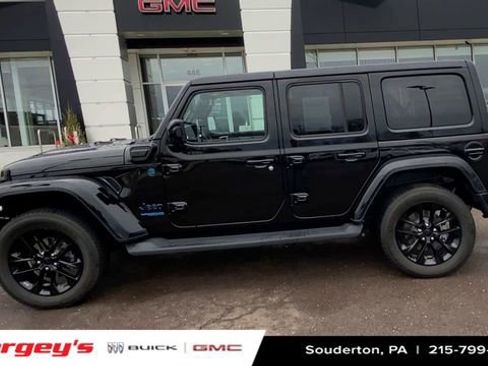 Used 2021 Jeep Wrangler Unlimited Sahara image 6
