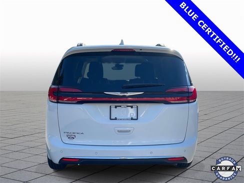 Used 2022 Chrysler Pacifica Touring-L image 6