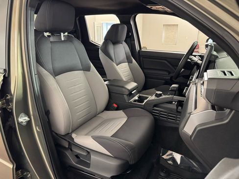 Used 2024 Toyota Tacoma TRD Off-Road image 39