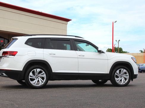 Used 2023 Volkswagen Atlas SE AWD/4WD image 3