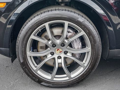 Used 2023 Porsche Cayenne Platinum Edition AWD/4WD image 11