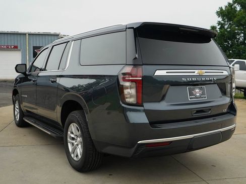 Used 2021 Chevrolet Suburban LT RWD image 4